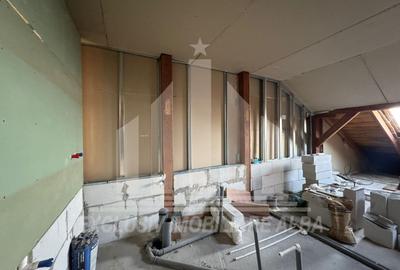 Apartament cu 7 camere decomandat în Cetate - 6