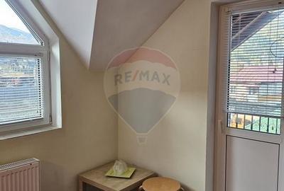 Casă cu 13 camere cu Teren 600 Mp în Voineasa - 18