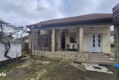 Casă cu 6 camere cu Teren 800 Mp în 14 Mai - 17