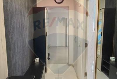 Apartament cu 3 camere semidecomandat, mobilat în Micro 19 - 16