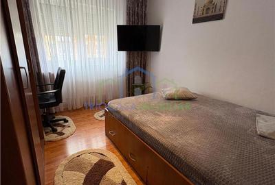 Apartament cu 3 camere decomandat în Sărari - 2