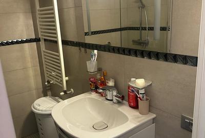 Apartament cu 4 camere decomandat în Găești - 5