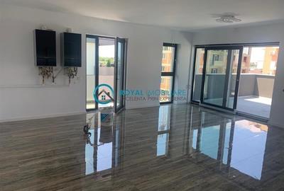 Apartament cu 4 camere decomandat în Albert