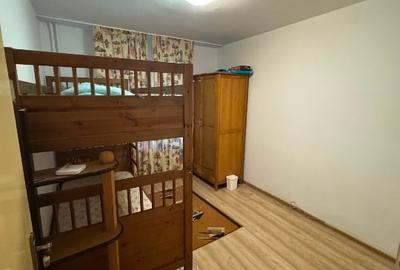 Apartament 3 camere decomandat – Zona 13 Decembrie