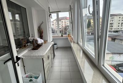 Apartament cu 3 camere decomandat în Traian - 8