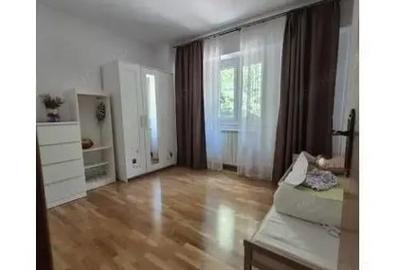 Apartament cu 3 camere decomandat în Muncii - 1