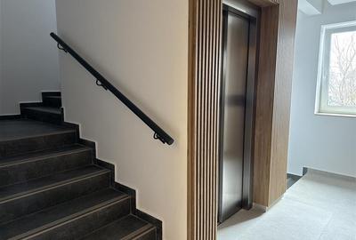 Apartament cu 3 camere decomandat în Tractorul - 5