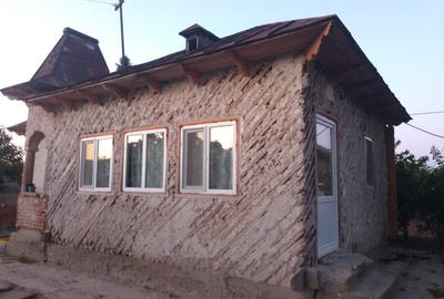 Casă cu 3 camere cu Teren 1137 Mp în Călui - 2