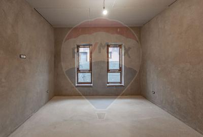 Duplex cu 3 camere cu Teren 325 Mp în Sânmihaiu Român - 9