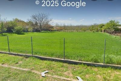 De vânzare casă și teren