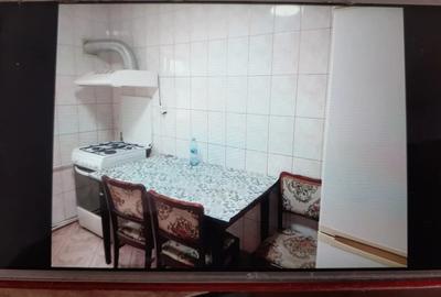 Proprietar inchiriez apartament cu trei camere semidecomandat - 3