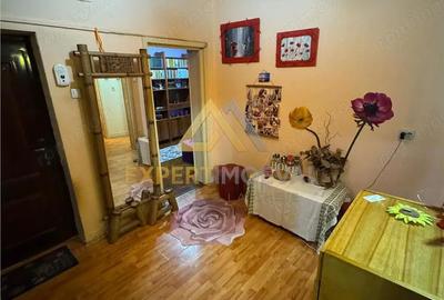 Apartament cu 4 camere decomandat în Central - 3