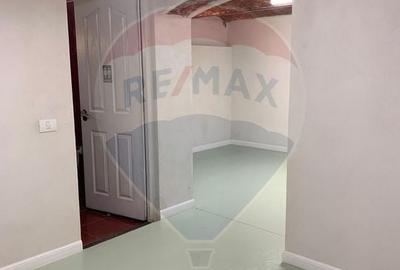 Spațiu comercial, de 40 mp, în Decebal - 8