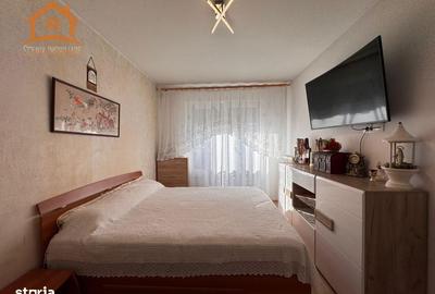 Apartament cu 3 camere decomandat, mobilat în Tractorul - 9