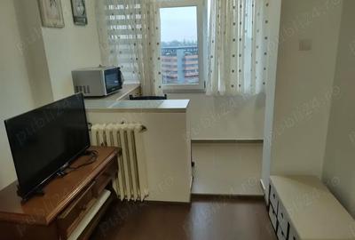 Garsonieră decomandată în Central - 2