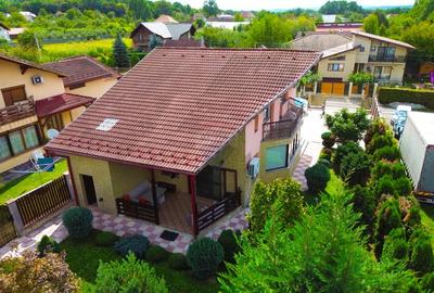 Eleganță și confort într-o casă cu personalitate - 25