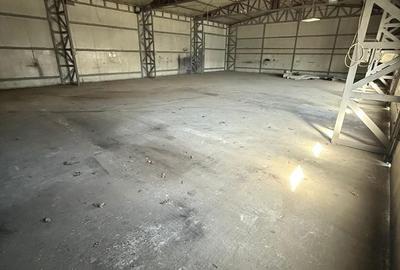 Spațiu comercial, de 300 mp, în Central - 4