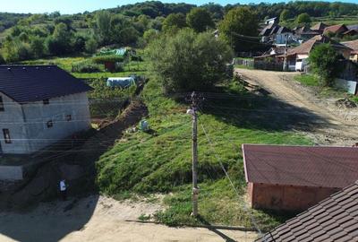 Teren de 842 mp, în Est - 17