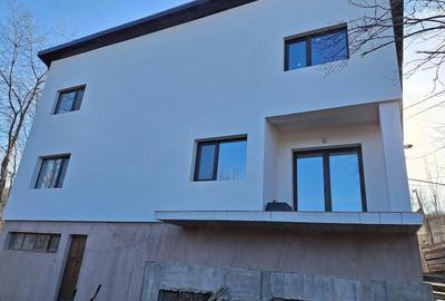 Casă cu Teren 804 Mp în Central - 10