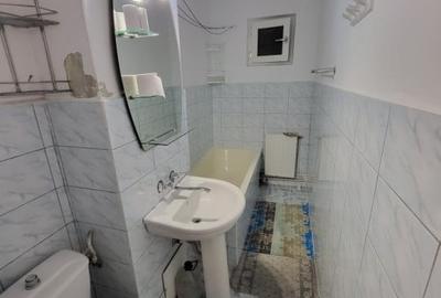 Apartament cu 3 camere decomandate. Mioritei - 9
