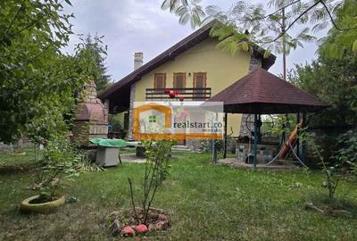 Casă cu Teren 1800 Mp în Est - 4