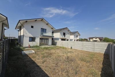 Vila individuala - 5 camere -3 bai -spatii de depozitare - 400mp teren-pod-beci - 11