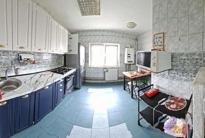 Apartament cu 3 camere decomandat în Sebastian - 3