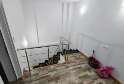 Casă individuală cu 6 camere cu Canalizare în Vitan - 5