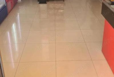 Spațiu comercial, de 180 mp, în Central - 3