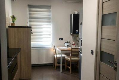Apartament cu 3 camere decomandat în 7 Noiembrie - 4