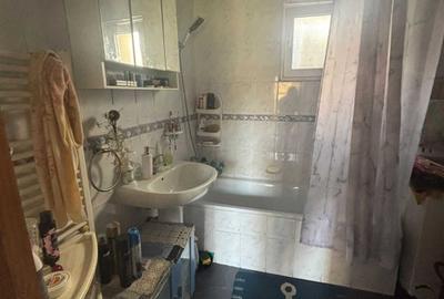 Casa 3 camere - Amzacea - 130.000 euro (Cod E11) - 5