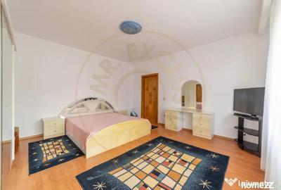Casă cu 8 camere cu Teren 1000 Mp în Central - 8