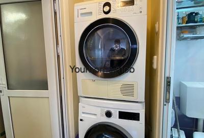 Apartament cu 3 camere semidecomandat în Craiovița Nouă