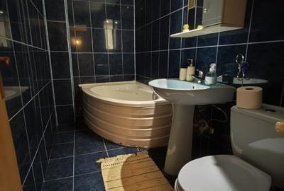 Apartament cu 3 camere decomandat, mobilat în 13 Septembrie - 8