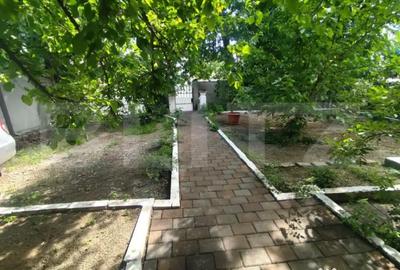 Casă cu 4 camere cu Teren 200 Mp în Central