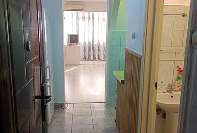 Costin Georgian Metrou,bl.reabilitat,et  5/10,decomandata,Amenajata,mobilata - 3