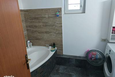 Casă cu 4 camere cu Teren 1400 Mp în Central - 1