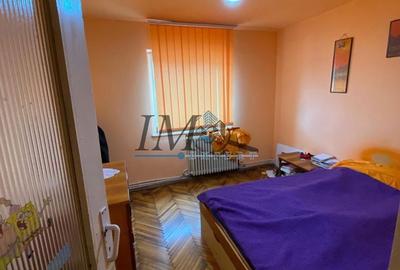Apartament cu 4 camere decomandat în Cetate - 8