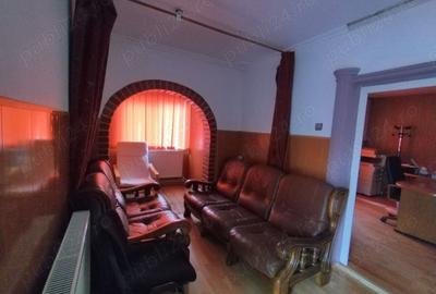 Casă cu 6 camere în Tâncăbești - 2
