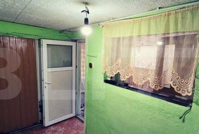 Casa parter 70 mp utili si 185 mp teren stradal, zona Ambasa - 1