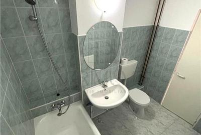 Apartament cu 3 camere decomandat în Lunei - 4