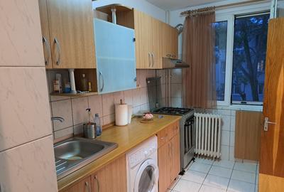 Inchiriez apartament 3 camere,3 minute de metrou titan - 15