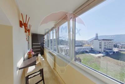 Apartament cu 4 camere decomandat, mobilat în Central - 2