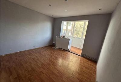 Etaj 2, 2 camere confort 1, centrala proprie , bloc izolat - 3