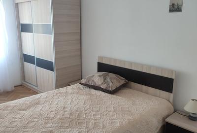Apartament decomandat în Jiului