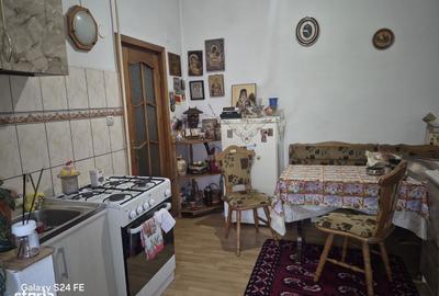 Casă cu 4 camere în Ștefan cel Mare