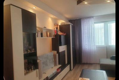 Apartament cu 2 camere decomandat în Mircea cel Bătrân