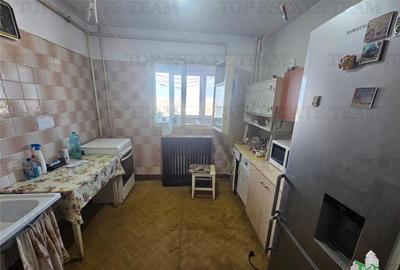 Apartament 3 camere 2 bai metrou Crangasi (bloc 1983) - 6