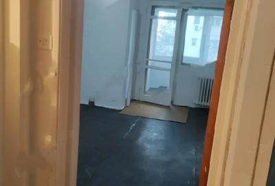 Garsonieră semidecomandată în Titan