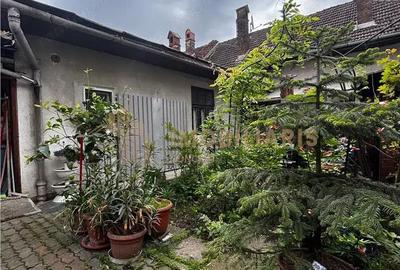 Casă cu Teren 275 Mp în Central - 3